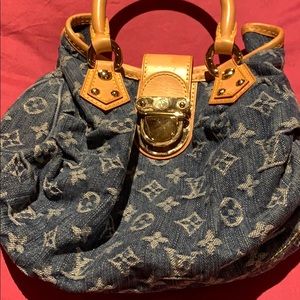 Louis Vuitton purse